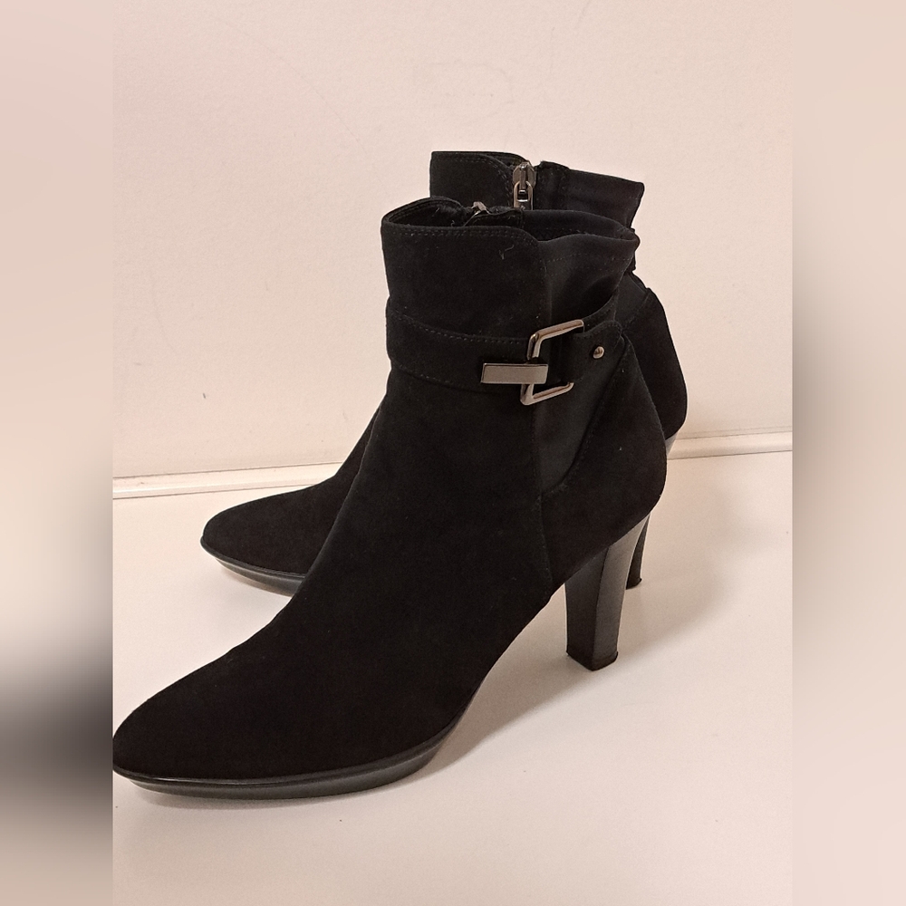 Aquatalia Dorotea Black Suede Waterproof Ankle Bootie Misses Size 8 - Picture 8 of 10